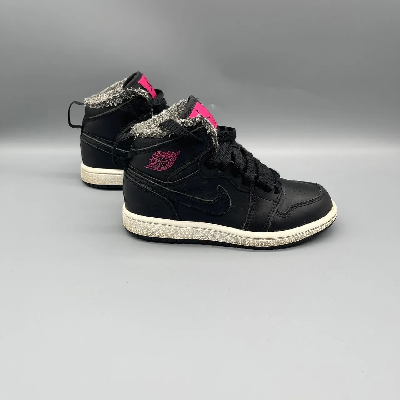 Nike / Air Jordan 1 Retro High 'Black Pink' / Runner / US11