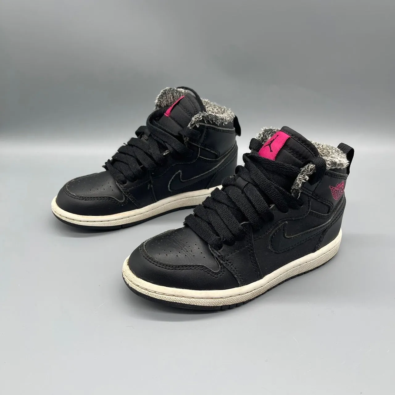 Nike / Air Jordan 1 Retro High 'Black Pink' / Runner / US11