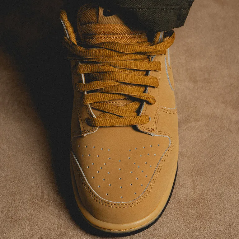 Nike Dunk Low Retro SE Wheat / Wheat / Gum Yellow / Black