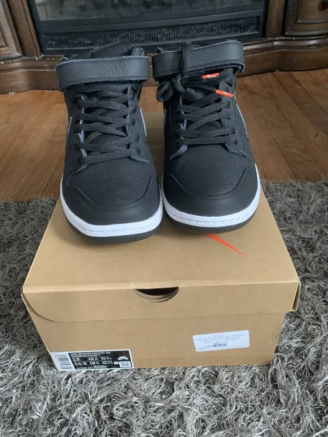 Nike SB Dunk Mid Orange Label "Black Cat"