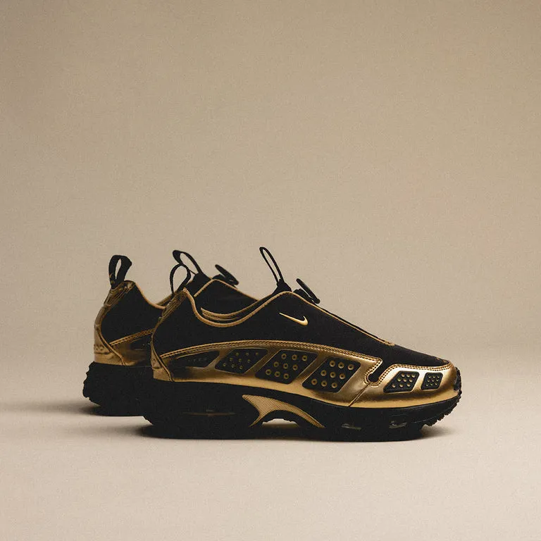 Nike Wmns Air Max SNDR SE Black / Metallic Gold / Black / Dark Smoke Grey