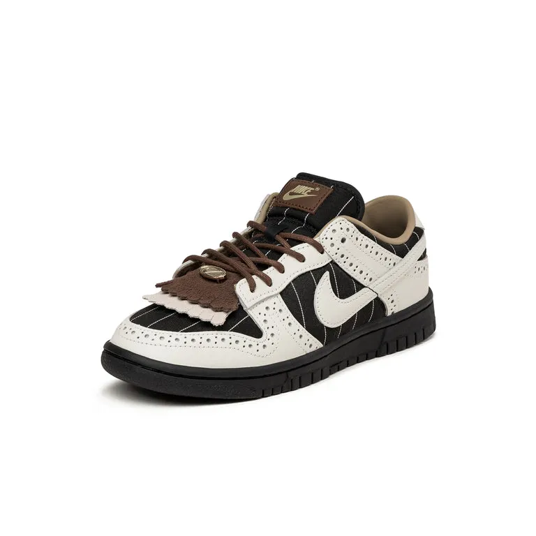 Nike Wmns Dunk Low LX *Brogue Pintripe* Black / Summit White / Black / Summit White / Caco Wow