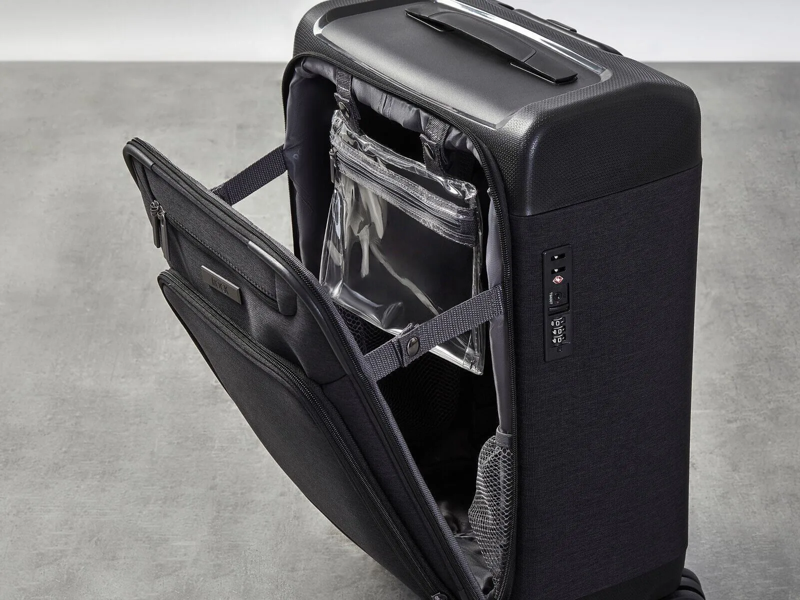 Parker Soft Cabin Suitcase 54 x 37 x 24 cm Suitable for Easyjet, Ryanair